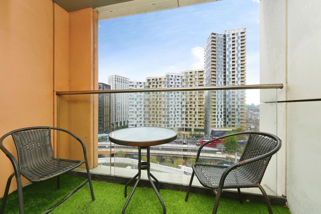 Property photo 3 of 15 Pbox-Img.Jpg