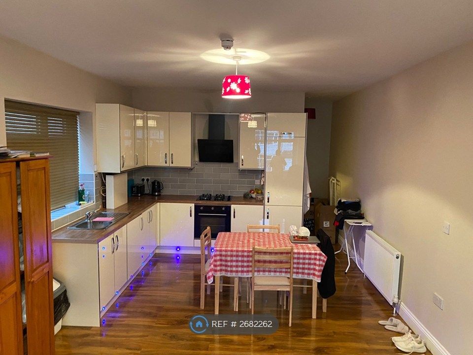 Property photo 2 of 9