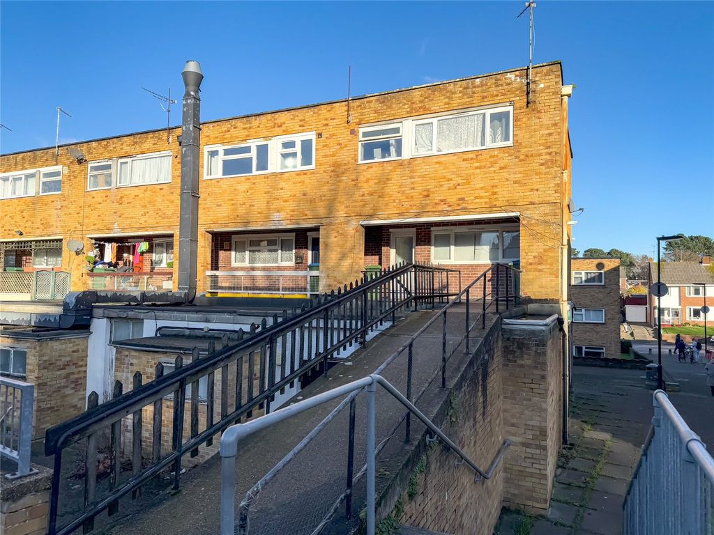 Property photo 3 of 23 Picture No. 04