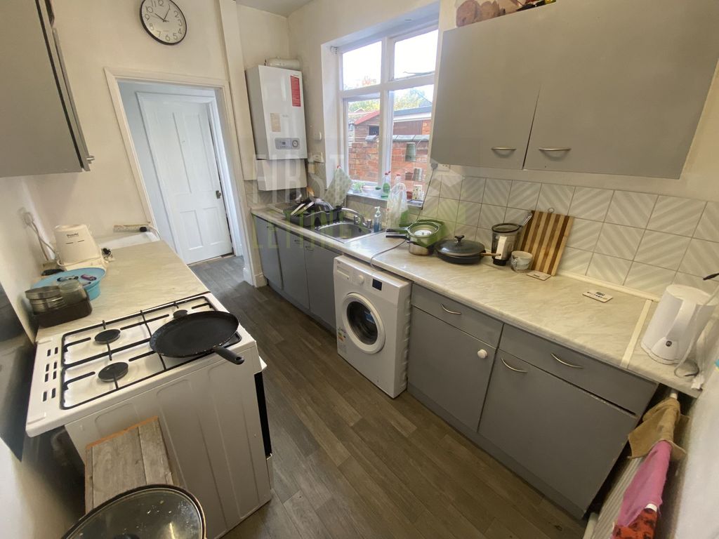 Property photo 1 of 10 Photo 5