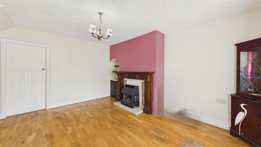 Property photo 3 of 15 Lounge