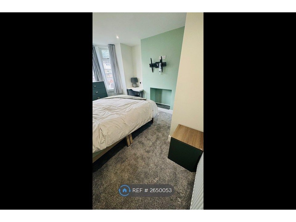 Property photo 3 of 33 Bedroom 1 - Couples Double Room