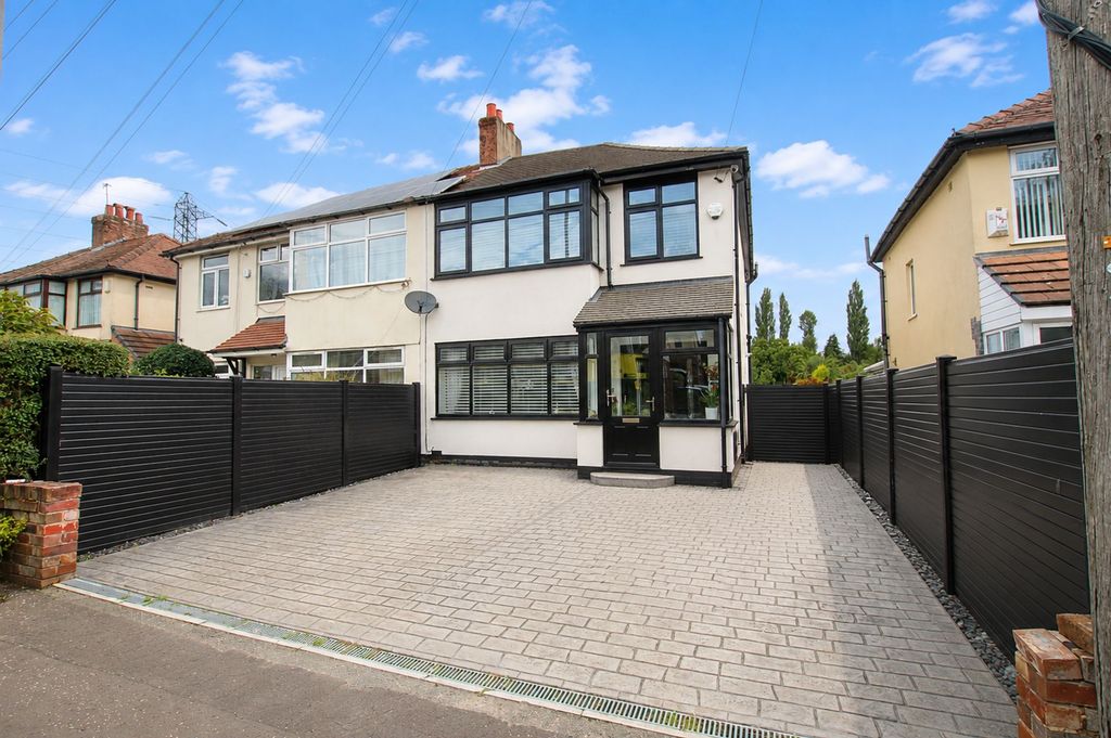 Property photo 1 of 32