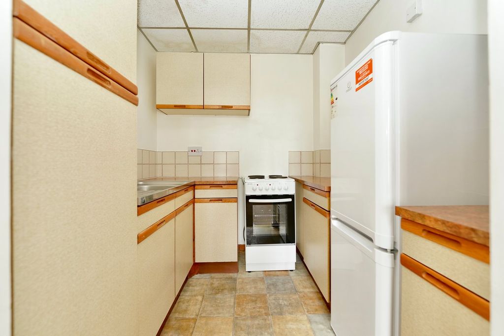 Property photo 3 of 10