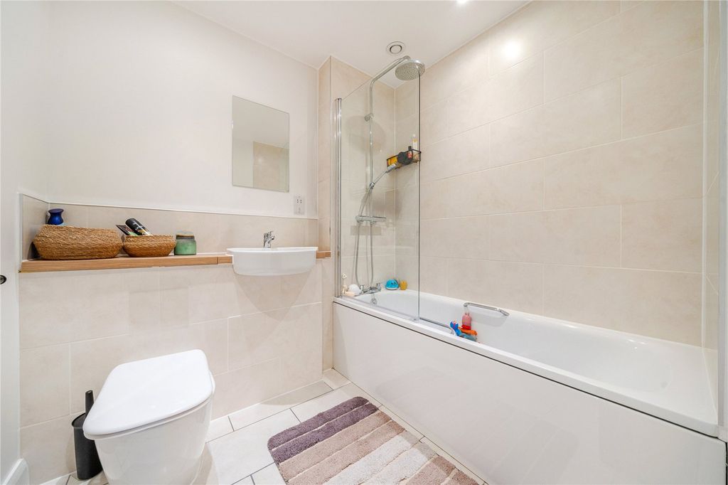Property photo 3 of 20 Bathroom