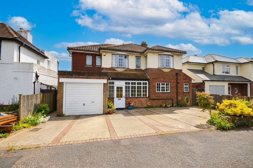 Property photo 1 of 25