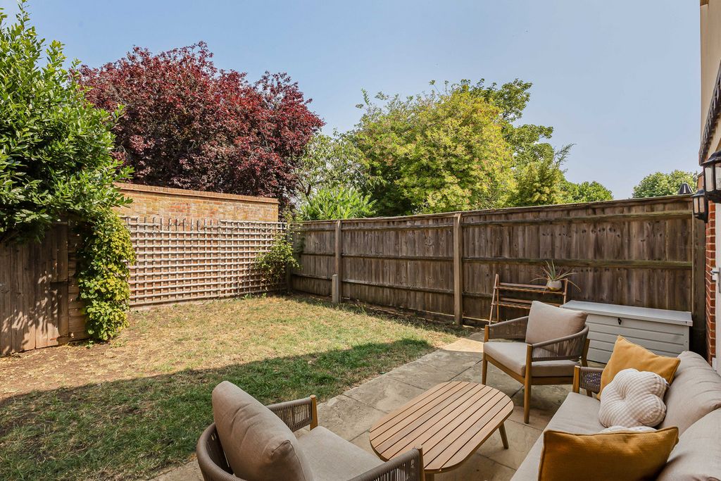 Property photo 3 of 28