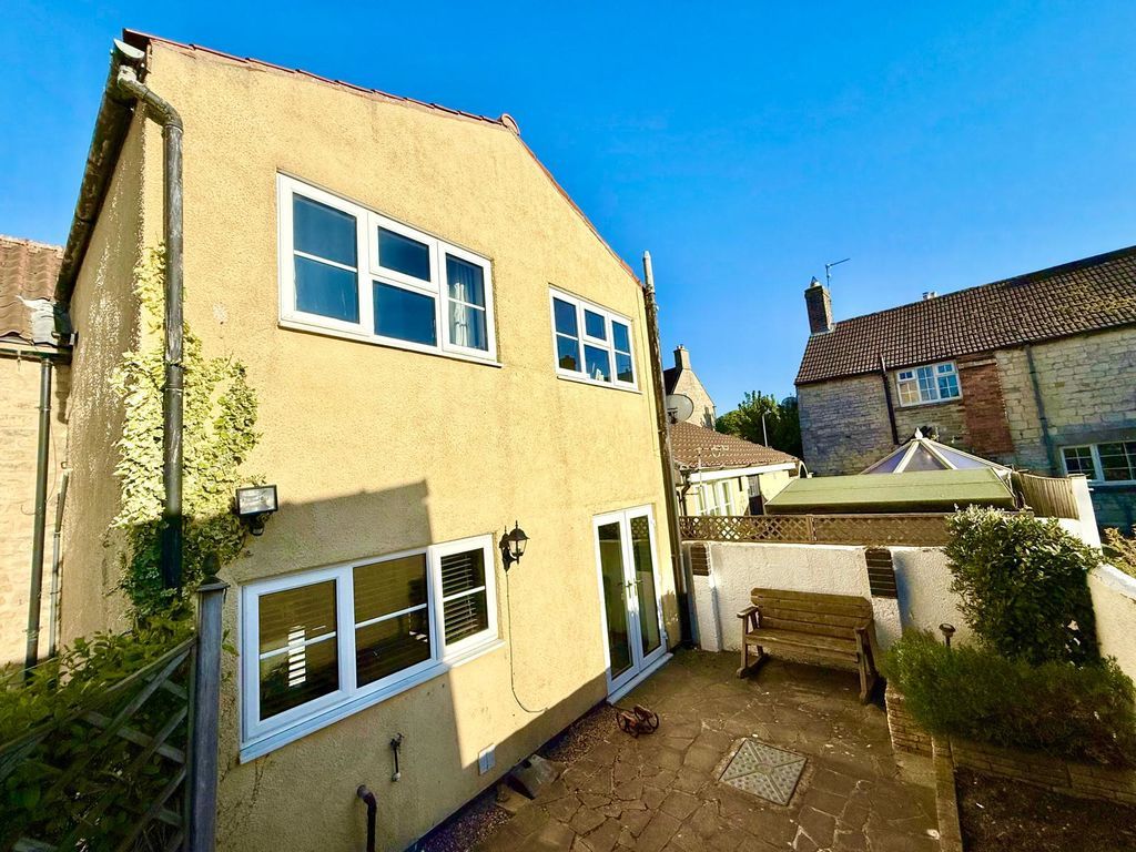 Property photo 1 of 17 Photo 13
