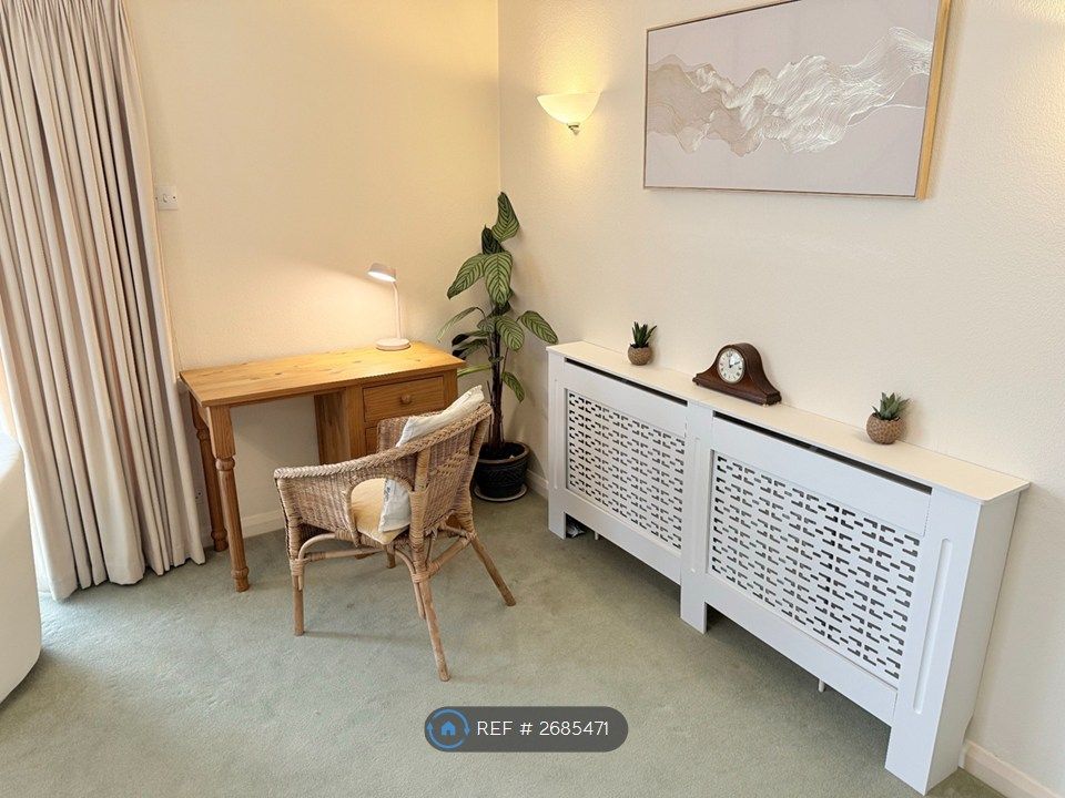 Property photo 3 of 35 Lounge