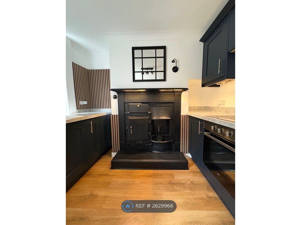 Property photo 2 of 12 Kitchen