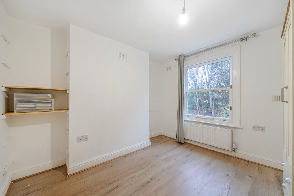 Property photo 3 of 18 Bedroom