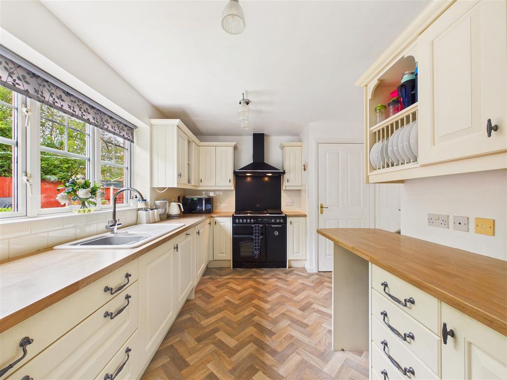 Property photo 3 of 16 Cam06592G6-Pr0016-Still023.Jpg