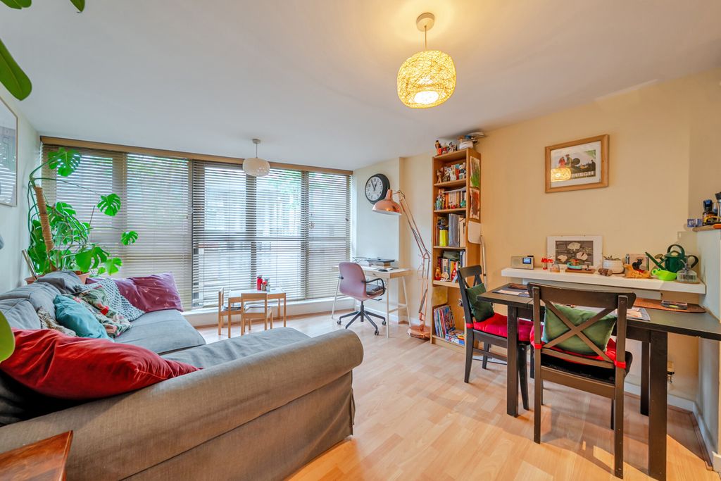 Property photo 1 of 13 1455154-2-6A01c56...