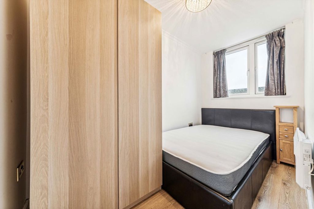 Property photo 3 of 5