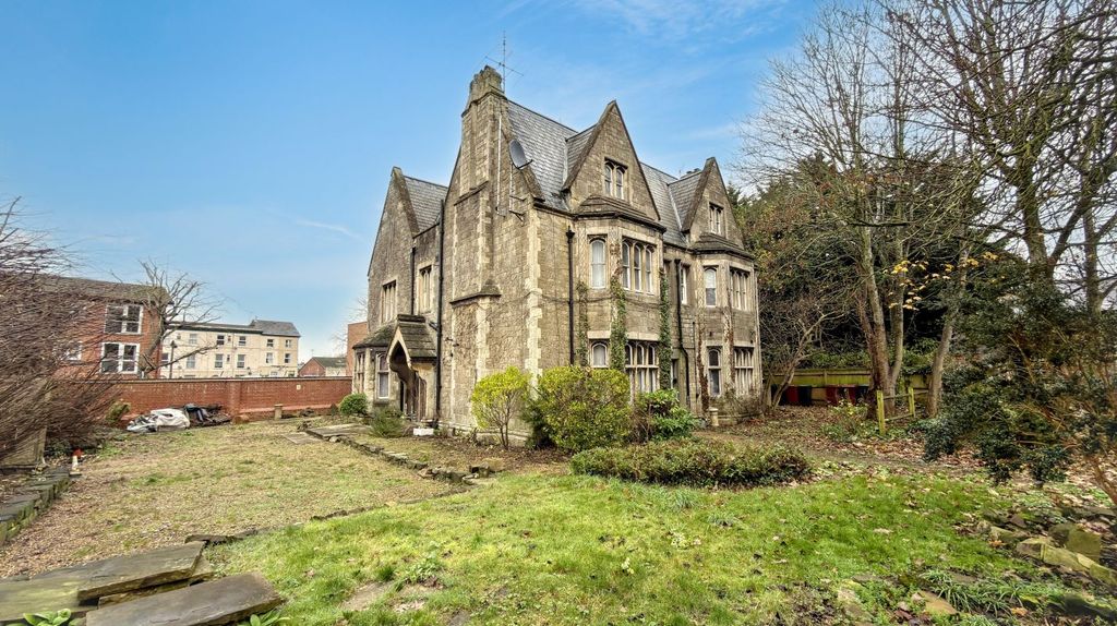 Property photo 1 of 36