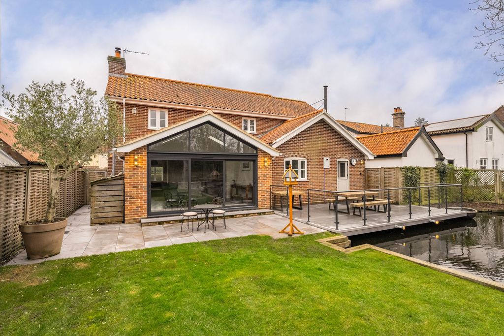 Property photo 1 of 22