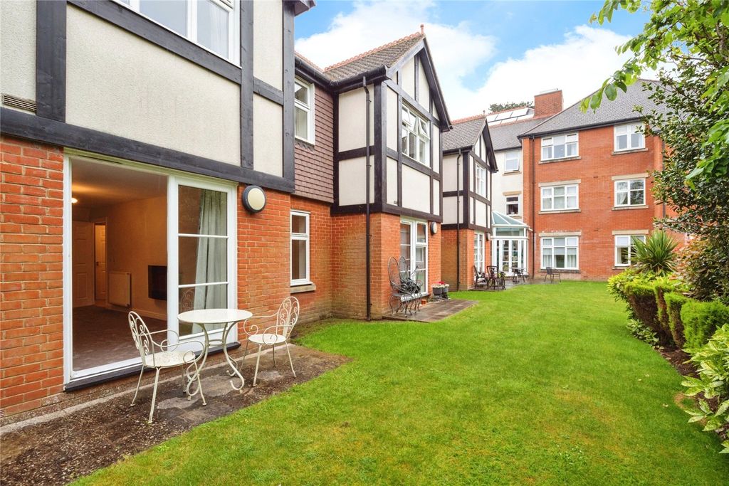 Property photo 2 of 17 Picture No. 10