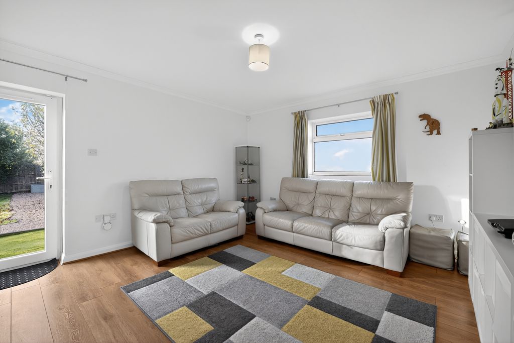 Property photo 2 of 21