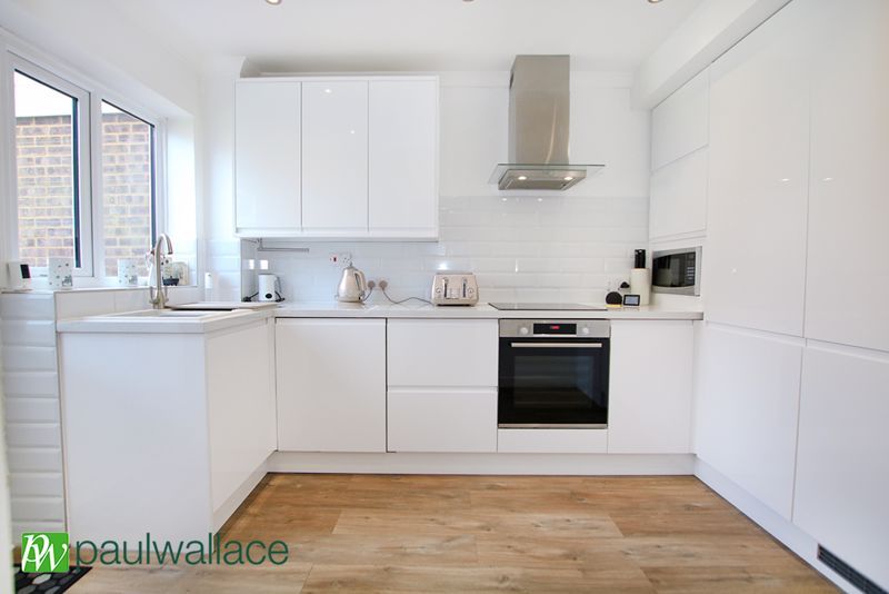 Property photo 3 of 14 Kitchen