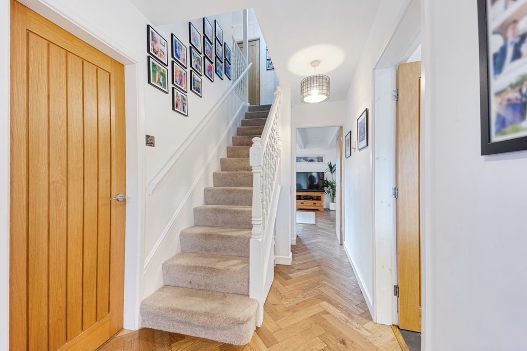 Property photo 3 of 61 Photograph 66