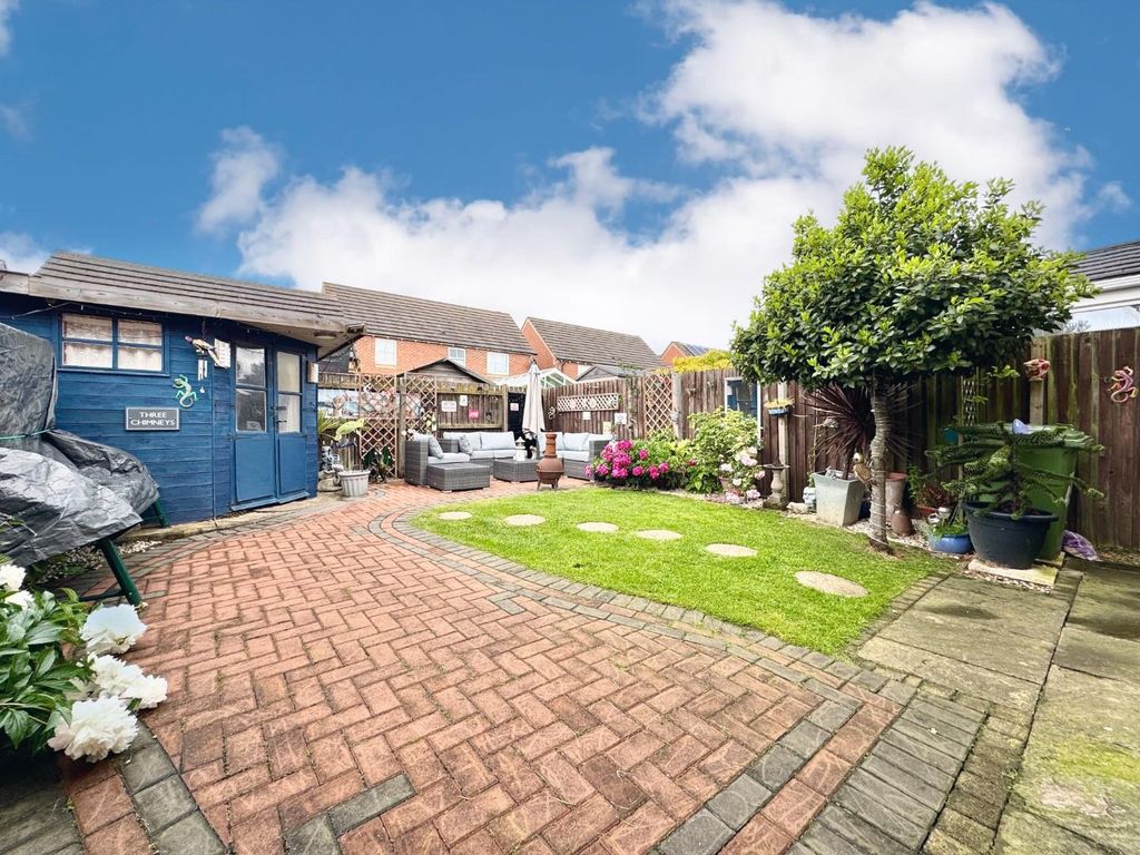 Property photo 2 of 17