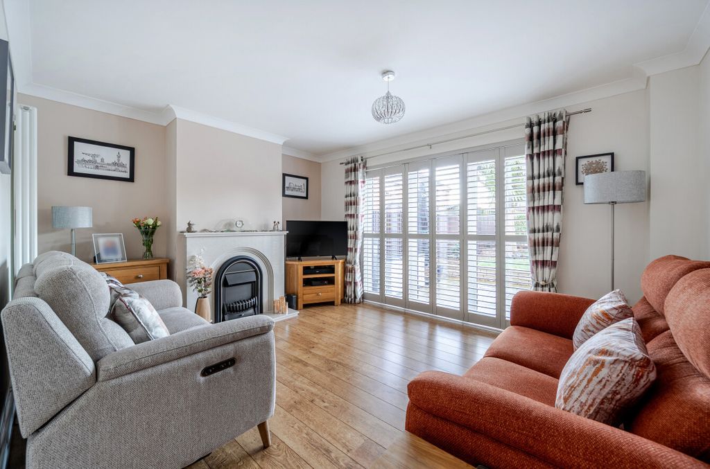 Property photo 2 of 14 1400829-7-696A12A...