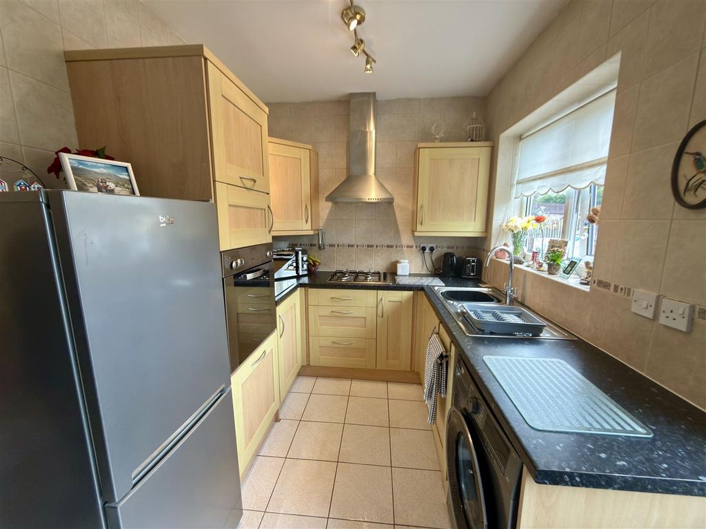Property photo 3 of 9 Kitchen/Diner