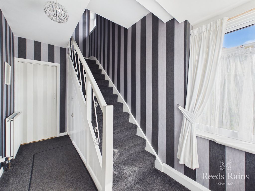 Property photo 3 of 17 Picture No. 02