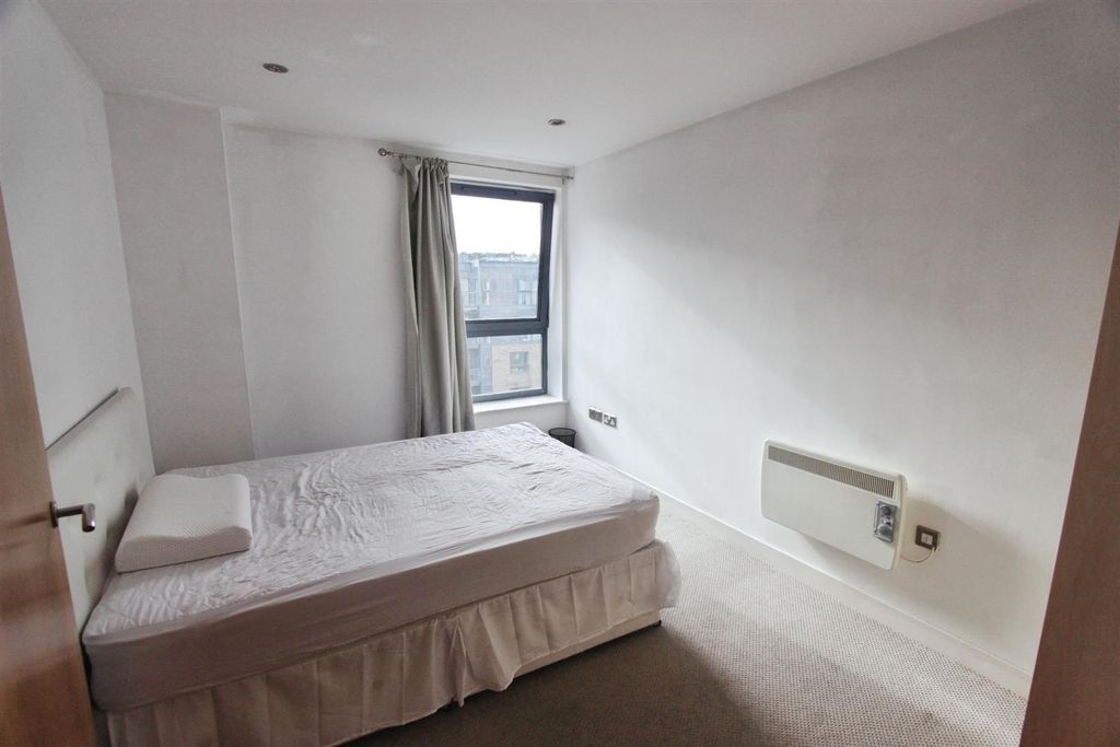 Property photo 3 of 8 20B9E215-Bedroom.Jpg