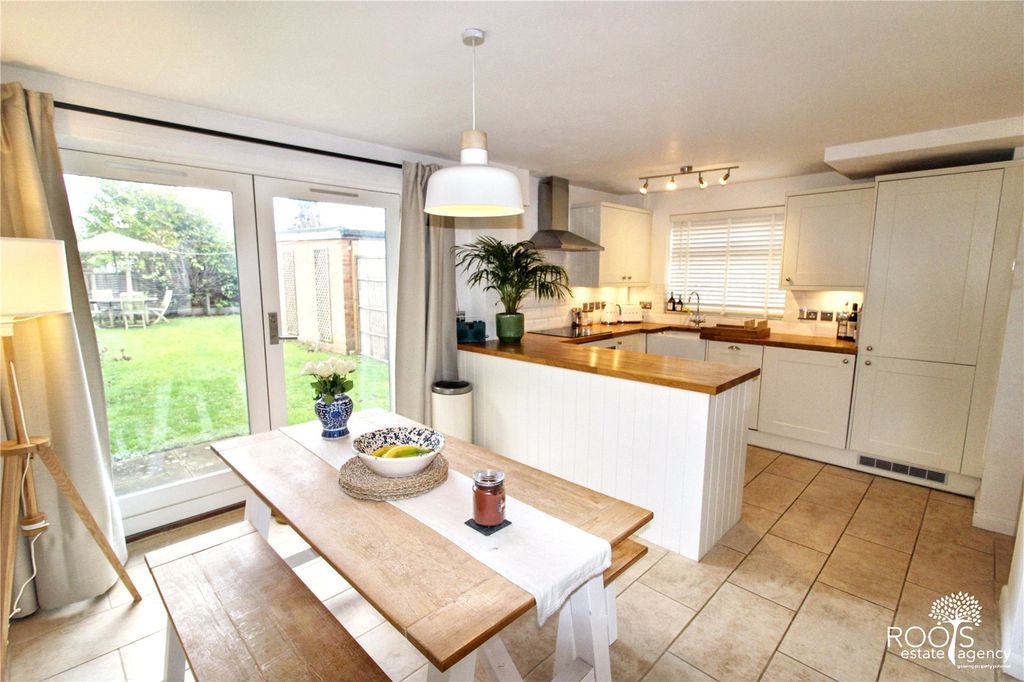 Property photo 3 of 10 Kitchen/Diner