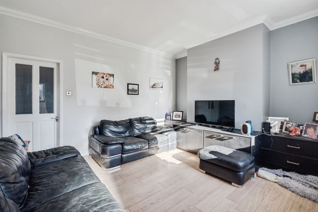 Property photo 2 of 15 Pbox-Img.Jpg