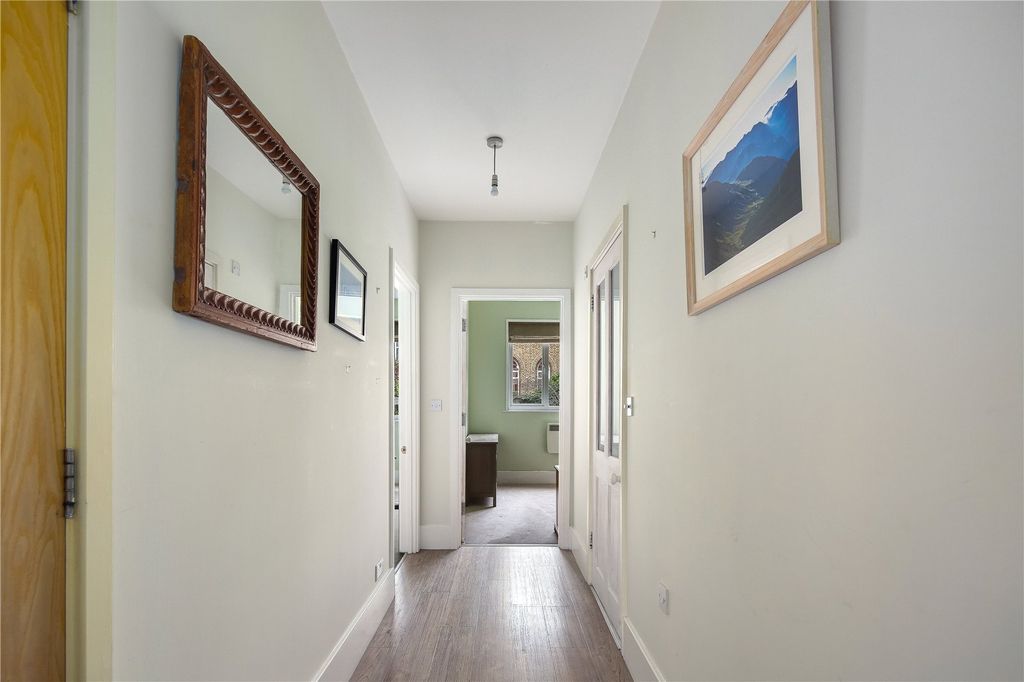 Property photo 3 of 9 Hallway