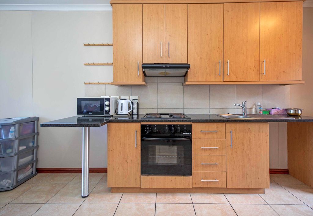 Property photo 3 of 14 St1711047