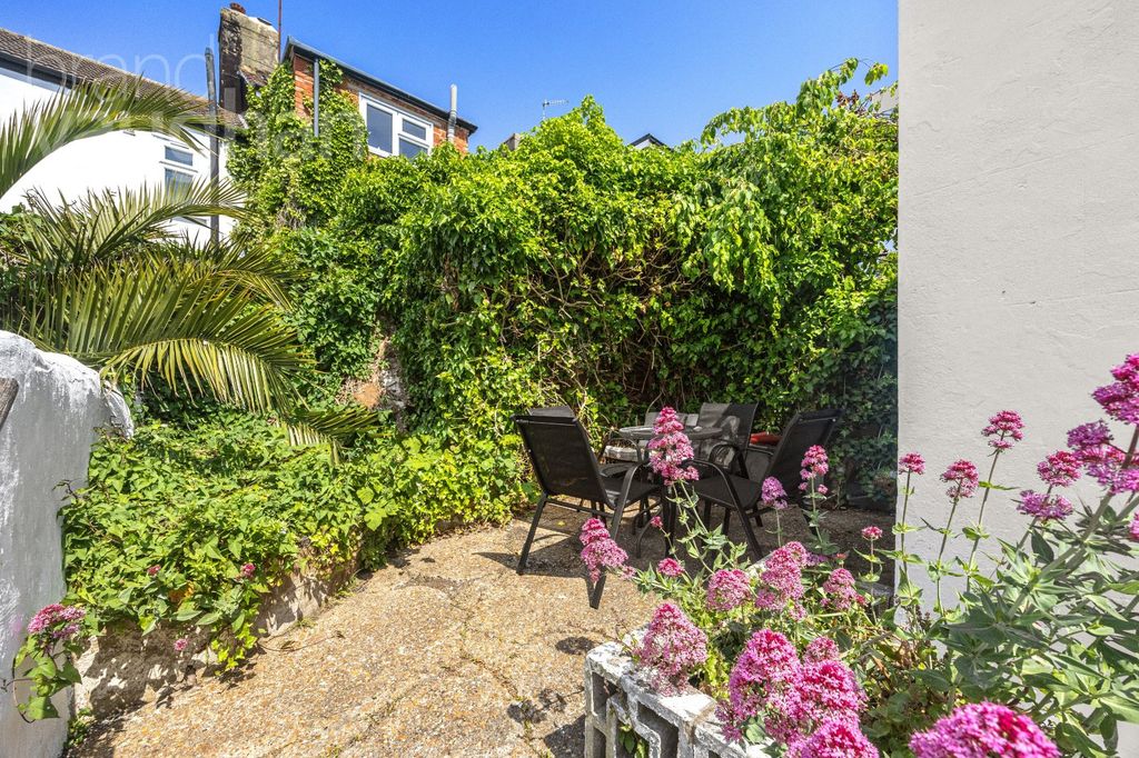 Property photo 2 of 14 Picture 2