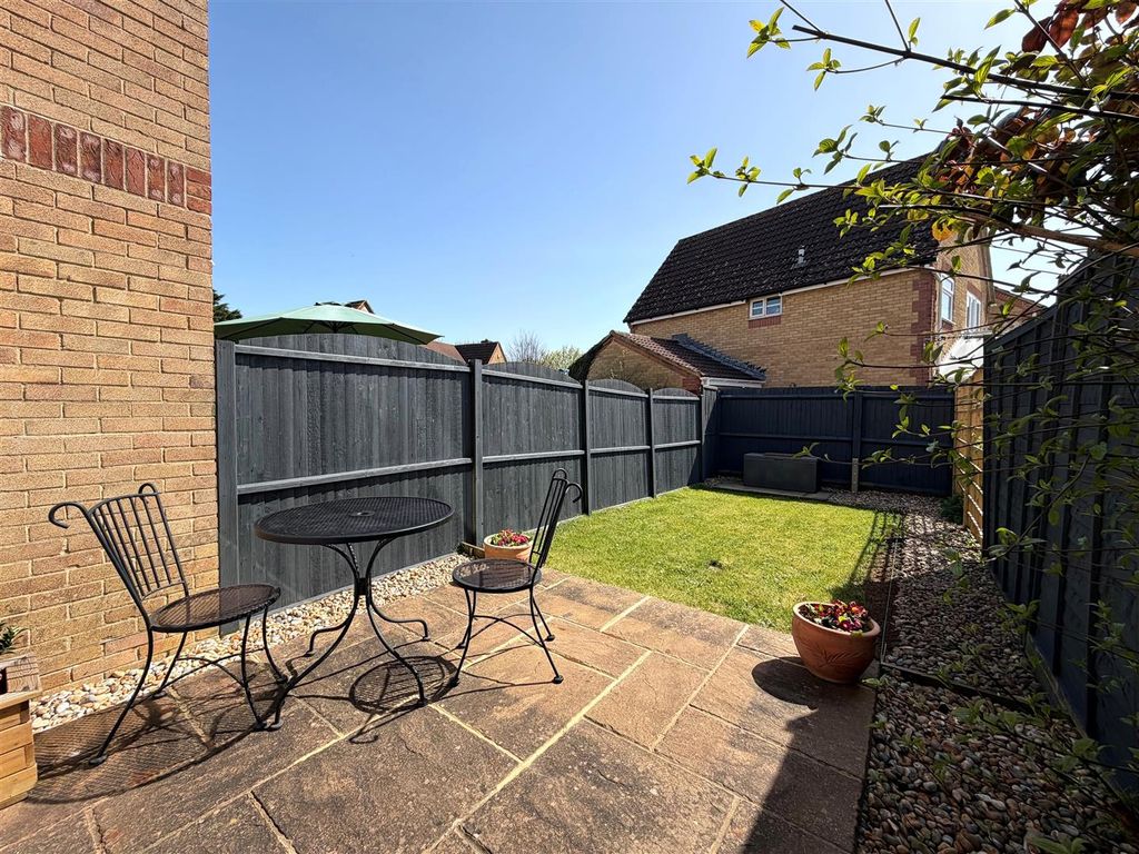 Property photo 2 of 13 Garden