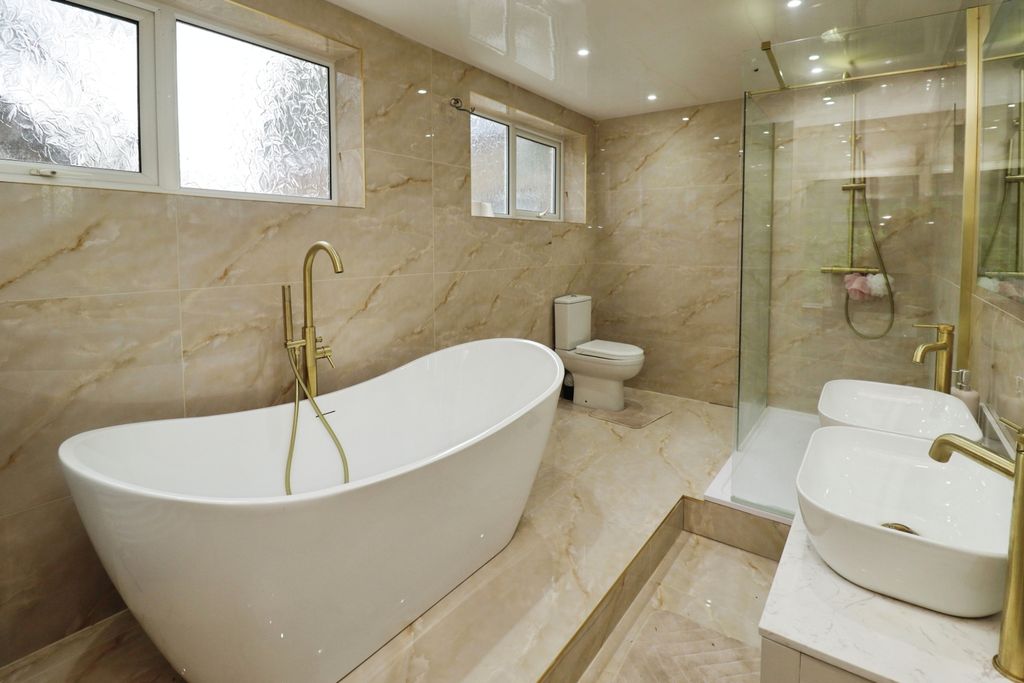 Property photo 2 of 45 4