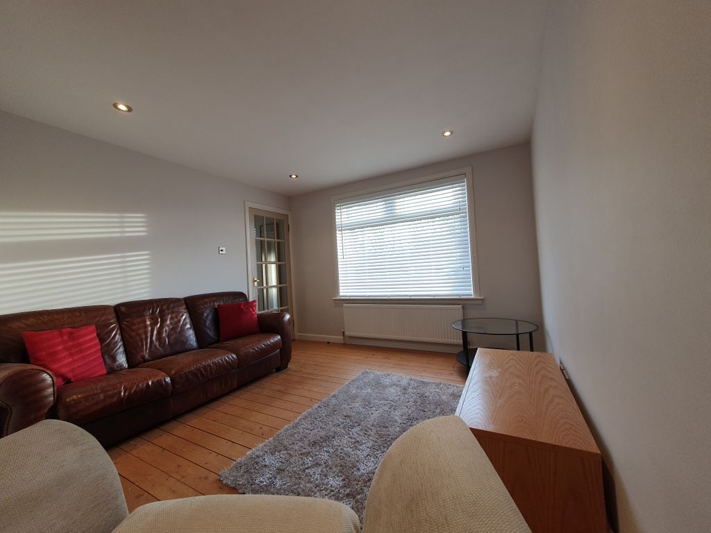 Property photo 1 of 19 Living Room