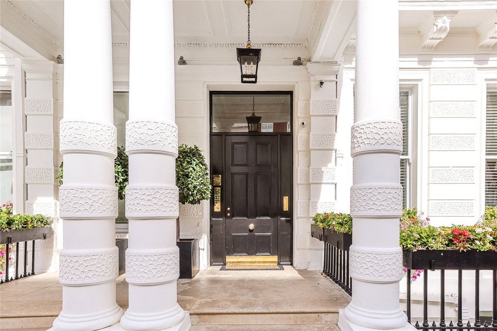 Property photo 2 of 15 External 2