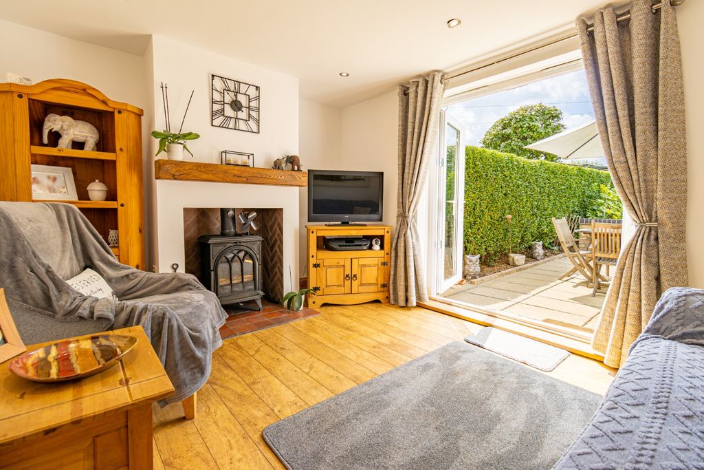 Property photo 3 of 22 4269707
