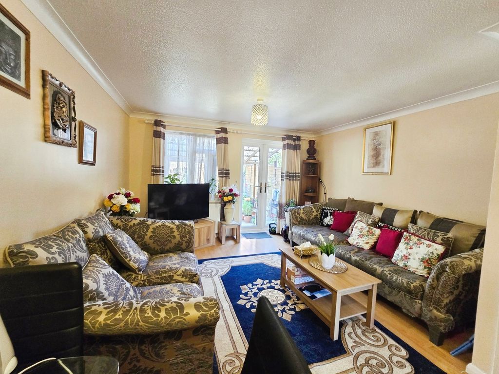 Property photo 3 of 17 Pbox-Img.Jpg