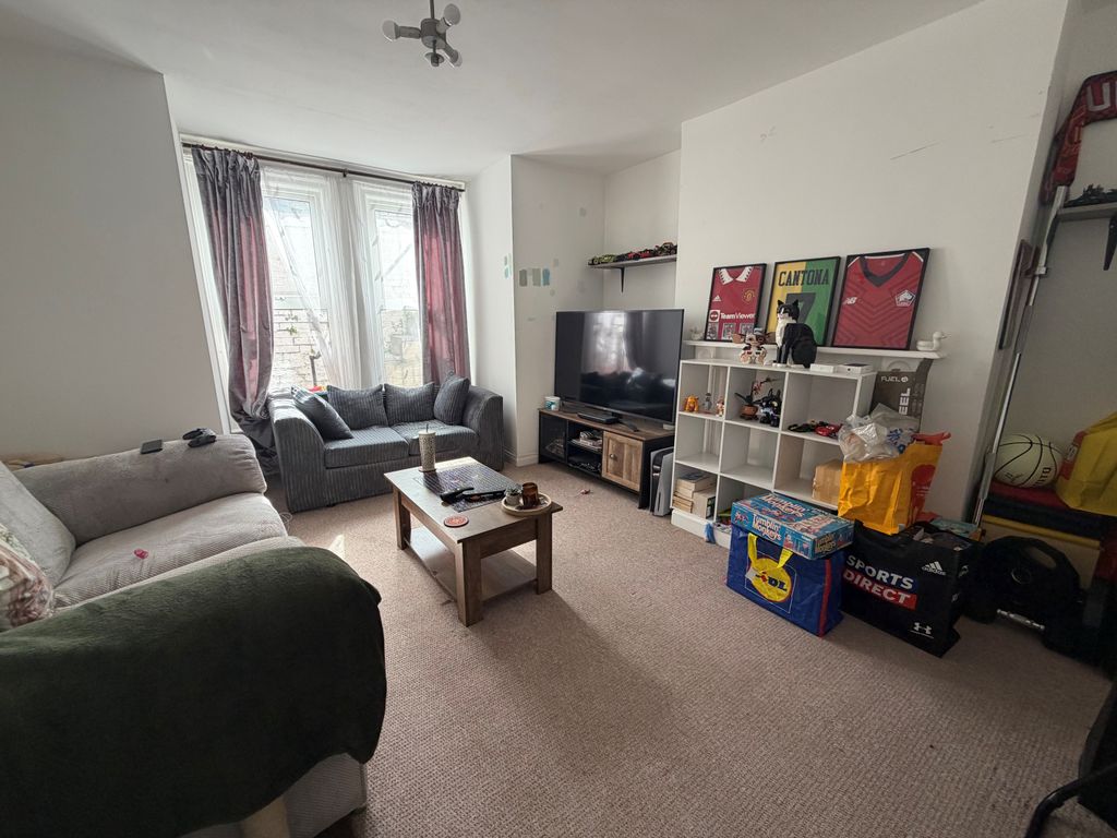 Property photo 3 of 9