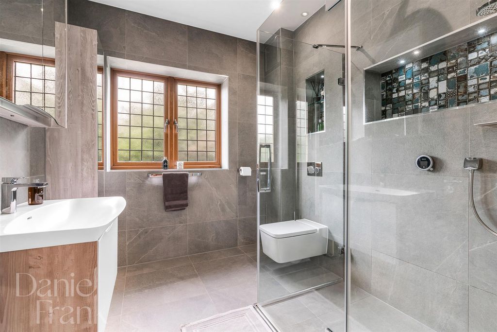 Additional image 30 of 5 bed detached house for saleWest View, Loughton IG10