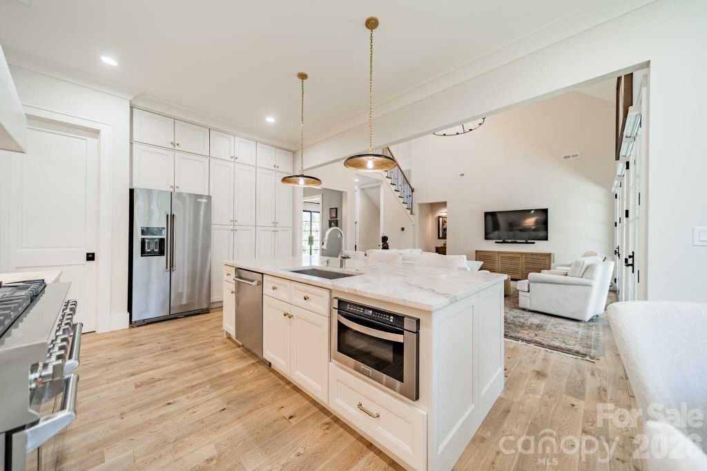 Property photo 3 of 12 <Alttext/>