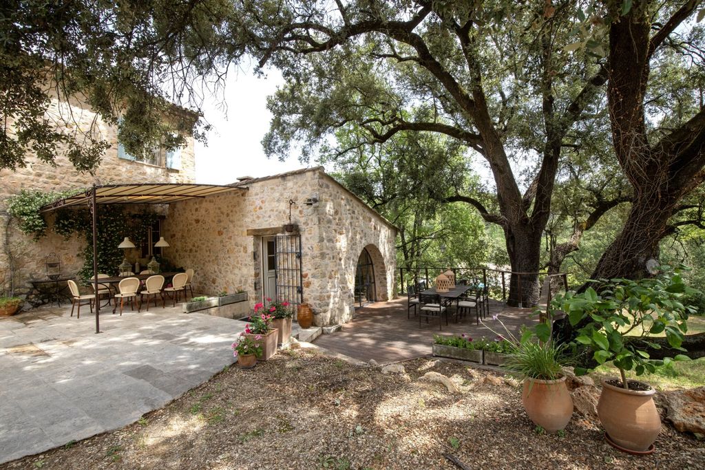 Property photo 3 of 27