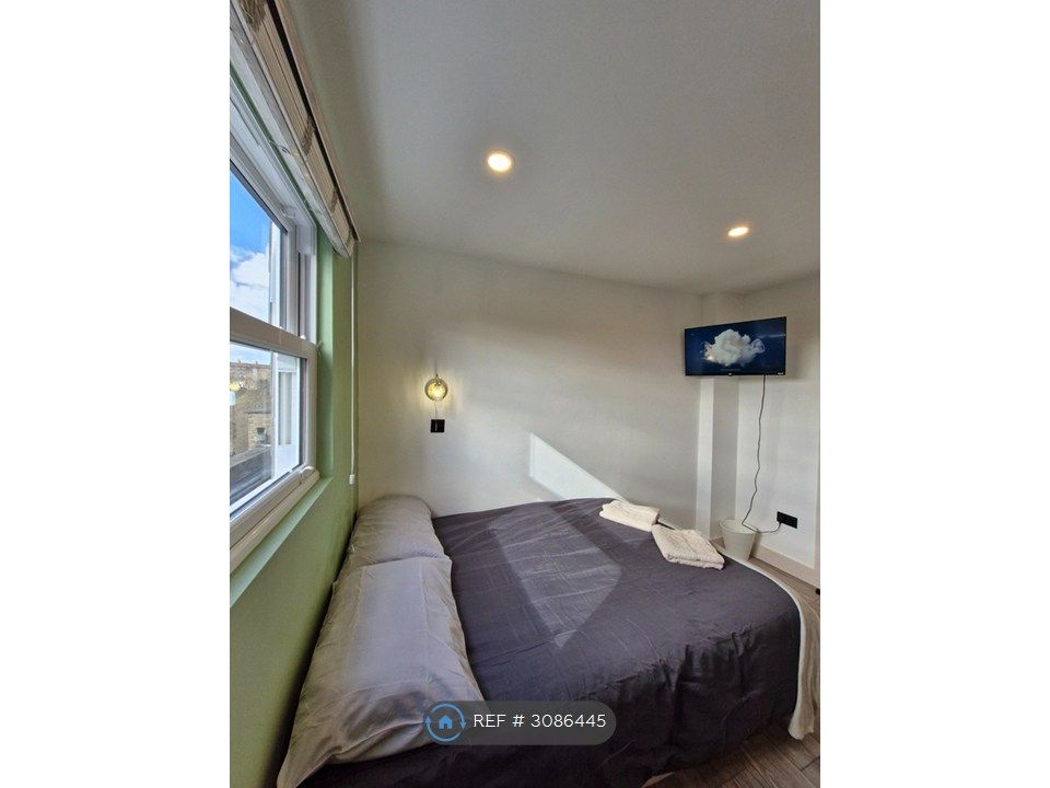 Property photo 3 of 10 Double Bed