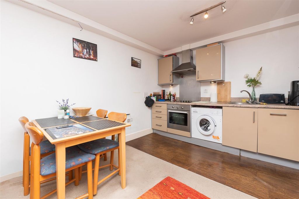 Property photo 3 of 15 Flat-18-Centro-Bs1-3Nn-12.Jpg