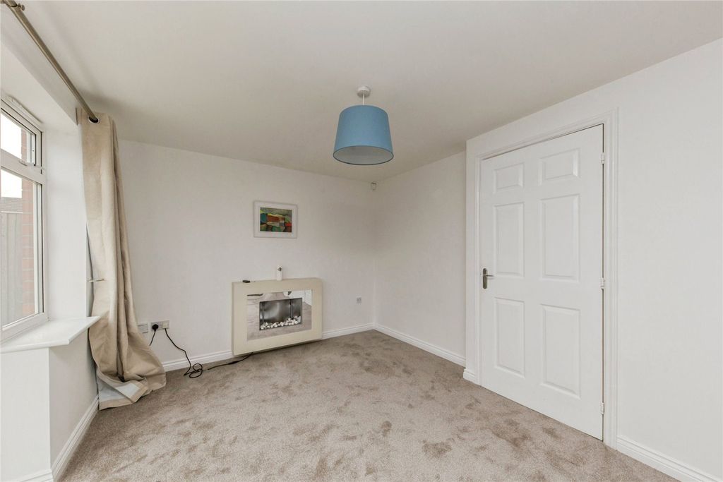 Property photo 2 of 15 Picture No. 18