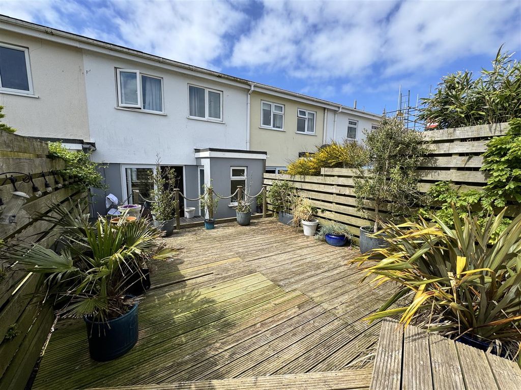 Property photo 2 of 11 Rear
