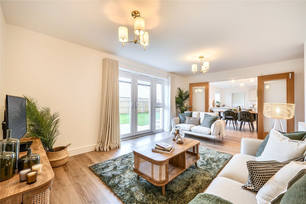 Property photo 3 of 11 Show Home Ex