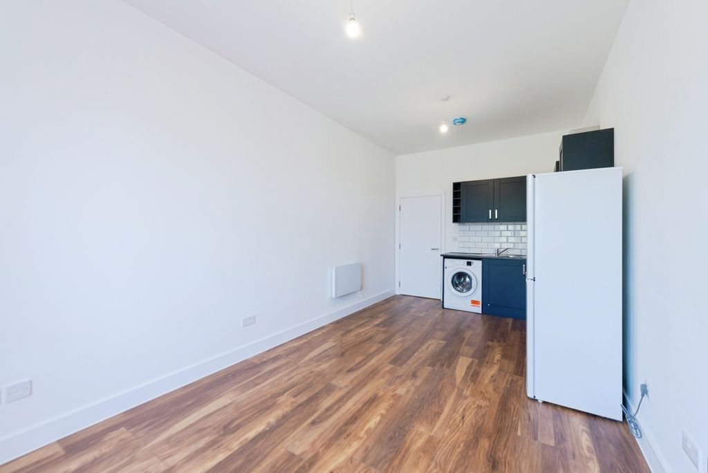 Property photo 3 of 10 Open Plan Living Room/Kitchen